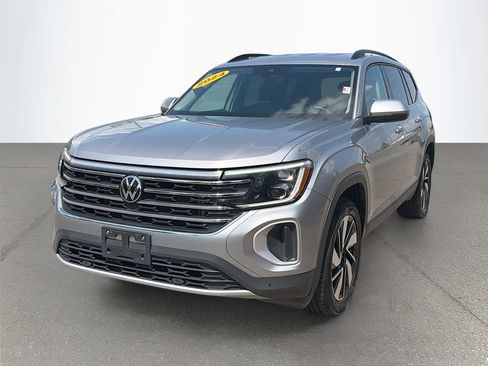 Used 2024 Volkswagen Atlas SE AWD/4WD image 8