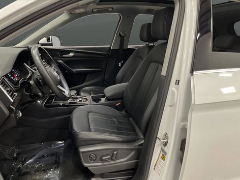 Used 2023 Audi Q5 2.0T Premium w/ Convenience Package image 4