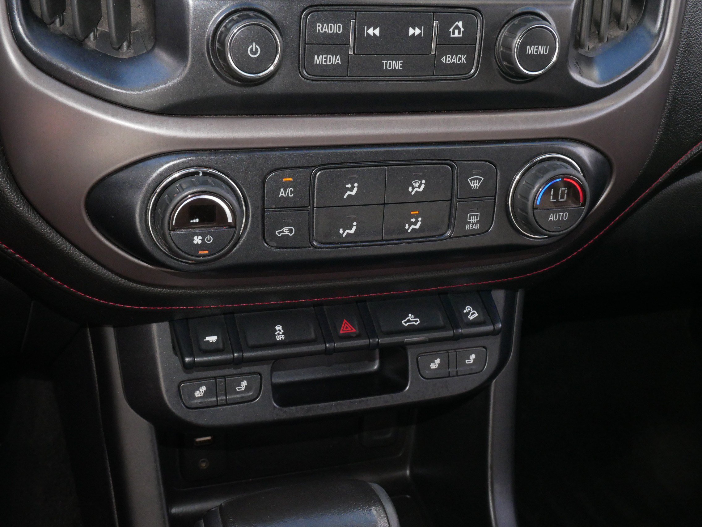 Used 2015 GMC Canyon SLE w/ All-Terrain Package AWD/4WD image 23