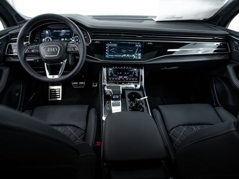 New 2026 Audi SQ7 Prestige image 8