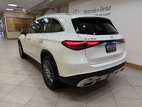 Certified 2025 Mercedes-Benz GLC 300 image 3