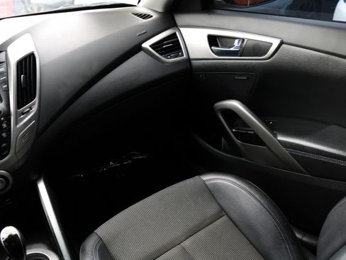 Used 2015 Hyundai Veloster w/ Option Group 03 image 41