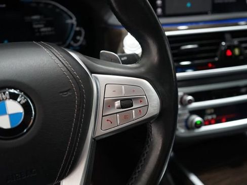 Used 2020 BMW 745e xDrive AWD/4WD image 24