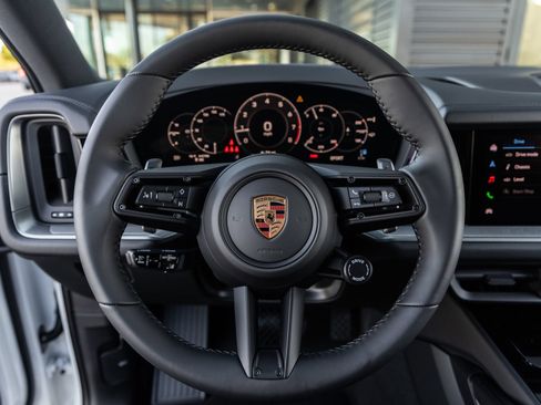 Certified 2026 Porsche Cayenne AWD/4WD image 28