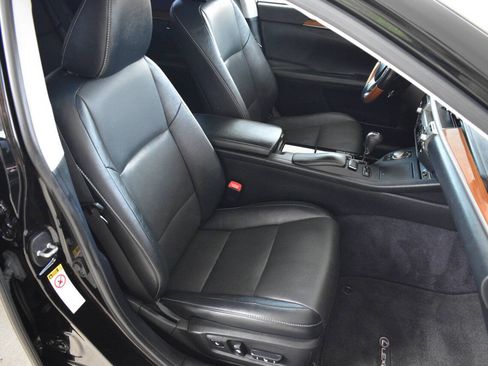 Used 2014 Lexus ES 300h w/ Premium Package w/Bamboo Trim FWD image 19