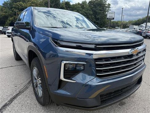 New 2026 Chevrolet Traverse LT w/ LPO, Floor Liner Package image 8