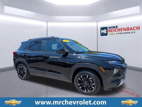 Used 2023 Chevrolet TrailBlazer LT FWD image 1