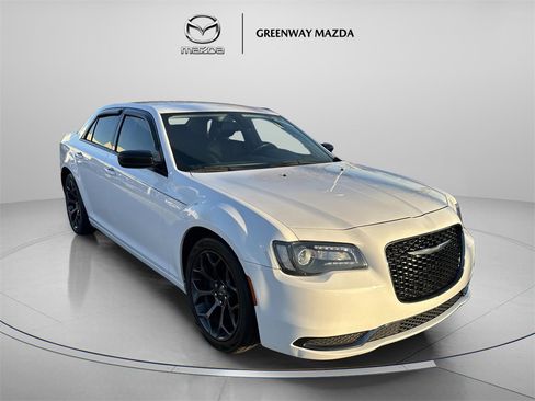 Used 2019 Chrysler 300 Touring w/ Sport Appearance Package image 1