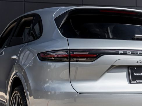Certified 2021 Porsche Cayenne AWD/4WD image 14