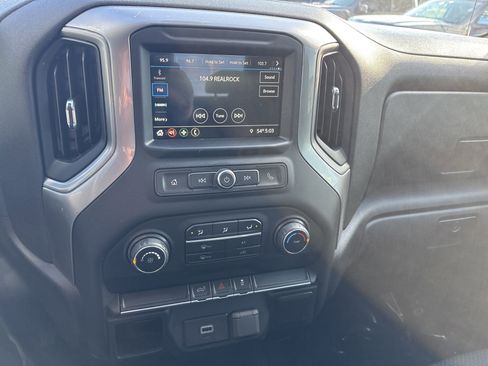 Used 2019 Chevrolet Silverado 1500 Custom w/ Custom Value Package image 19