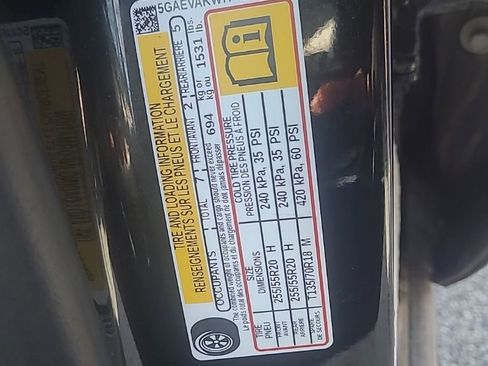 Used 2023 Buick Enclave Essence image 29