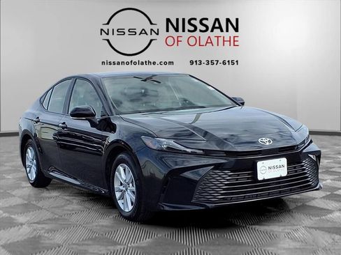 Used 2025 Toyota Camry Hybrid image 27