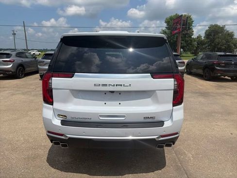 New 2026 GMC Yukon XL Denali w/ Sun & Power Step Package AWD/4WD image 5
