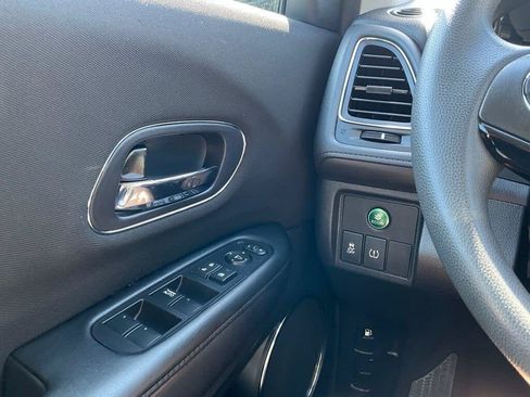 Used 2018 Honda HR-V EX image 21