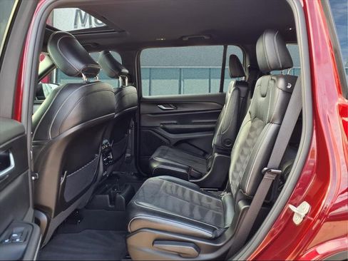 Used 2024 Jeep Grand Cherokee L Altitude image 14