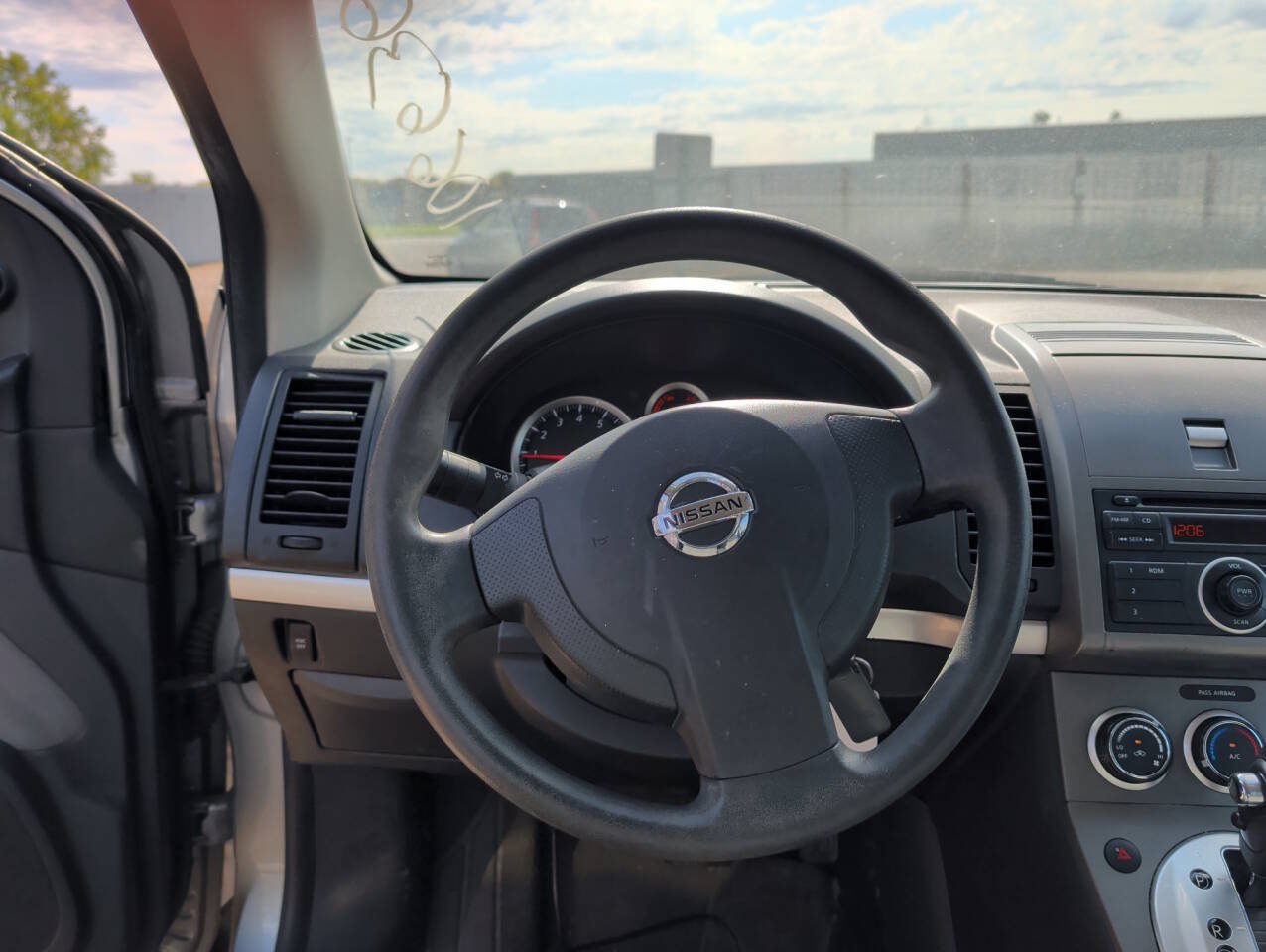 Used 2011 Nissan Sentra 2.0 FWD image 29