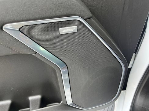 Used 2025 GMC Sierra 1500 SLT RWD image 22