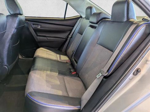Used 2017 Toyota Corolla SE w/ SE Premium Package FWD image 18