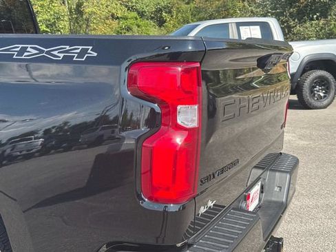 Used 2024 Chevrolet Silverado 1500 RST w/ Dark Appearance Package AWD/4WD image 12