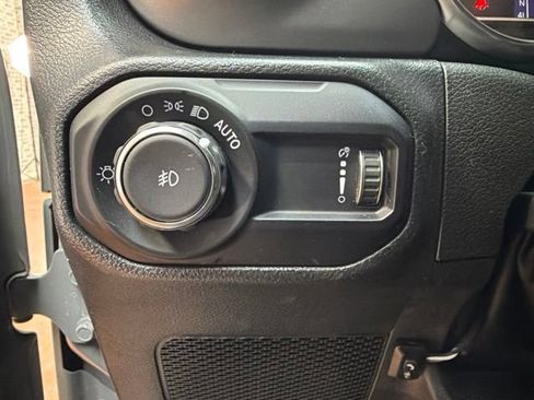 Used 2023 Jeep Wrangler Unlimited Sport AWD/4WD image 20