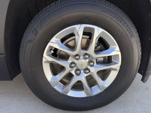 Used 2020 Chevrolet Traverse LT image 39