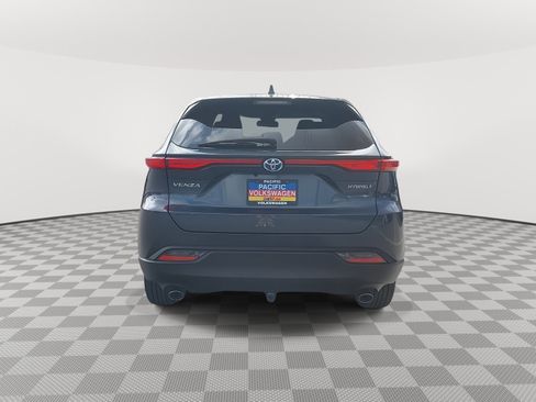 Used 2021 Toyota Venza Limited image 6