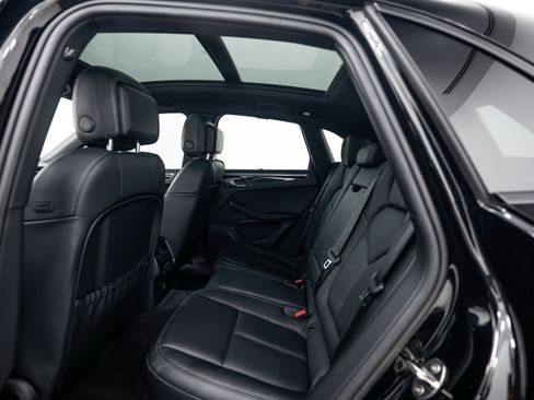 Certified 2024 Porsche Macan AWD/4WD image 23