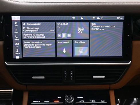 Used 2021 Porsche Cayenne Turbo w/ Premium Package Plus image 34