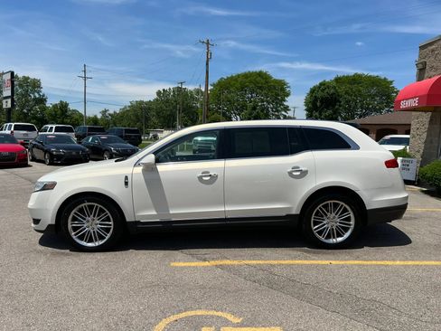 Used 2013 Lincoln MKT AWD image 8