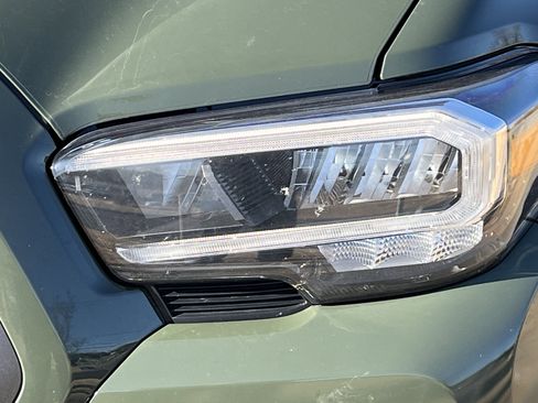 Used 2022 Toyota Tacoma TRD Sport image 44