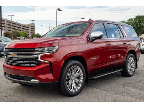 Used 2021 Chevrolet Tahoe Premier w/ Premium Package RWD image 4