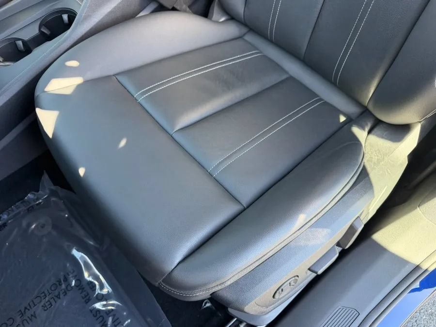Used 2023 Audi Q4 e-tron Prestige AWD/4WD image 17
