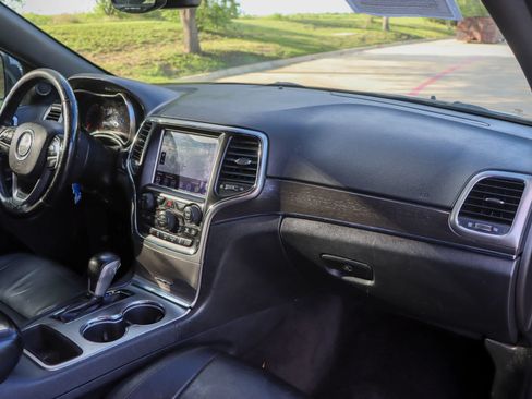 Used 2018 Jeep Grand Cherokee Limited RWD image 22