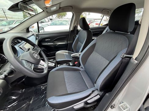 Used 2025 Nissan Versa SV FWD image 25
