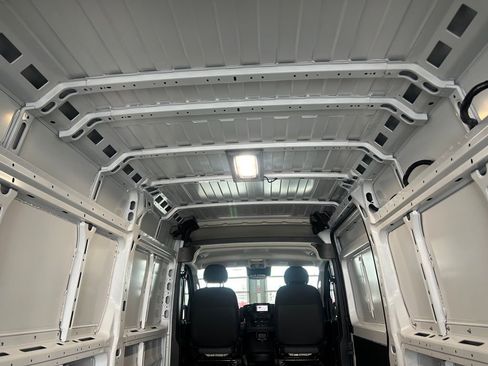 New 2025 RAM ProMaster 2500 w/ Convenience Group FWD image 15