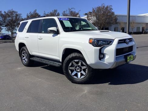 Used 2023 Toyota 4Runner TRD Off-Road Premium image 2