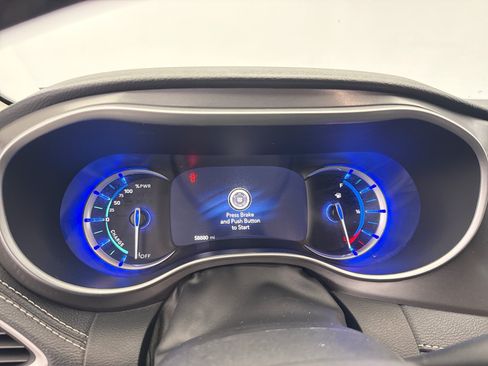 Used 2024 Chrysler Pacifica Limited FWD image 13