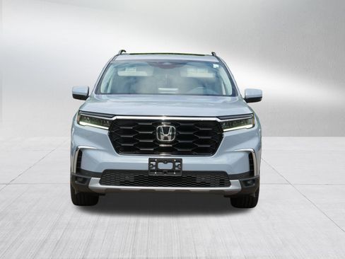 Used 2023 Honda Pilot Touring image 2