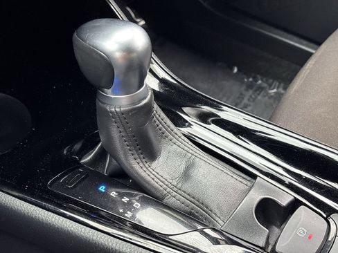 Used 2020 Toyota C-HR XLE FWD image 23