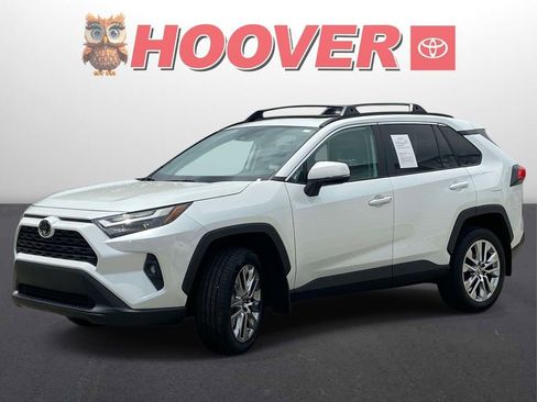 Used 2025 Toyota RAV4 XLE Premium FWD image 5