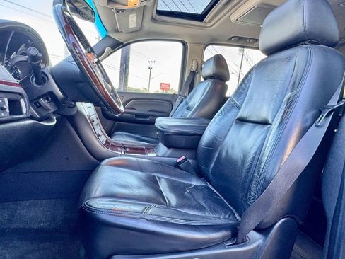 Used 2008 Cadillac Escalade ESV AWD image 9