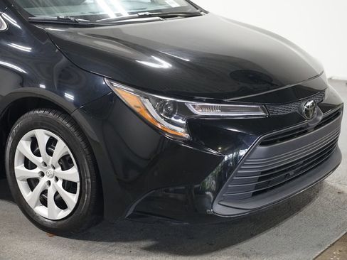 Used 2024 Toyota Corolla LE FWD image 4