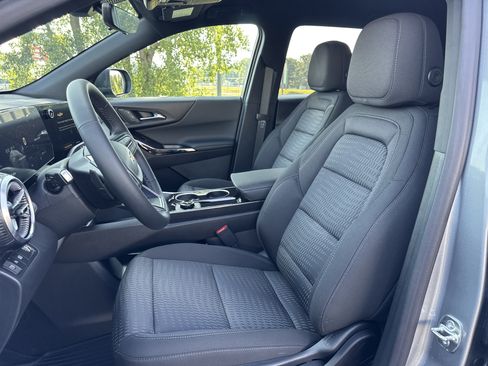 New 2027 Chevrolet Equinox LT w/ Safety and Technology Package FWD image 30