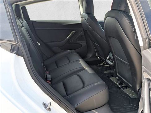 Used 2019 Tesla Model 3 Mid Range image 21