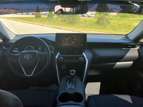 Used 2022 Toyota Venza LE AWD/4WD image 31