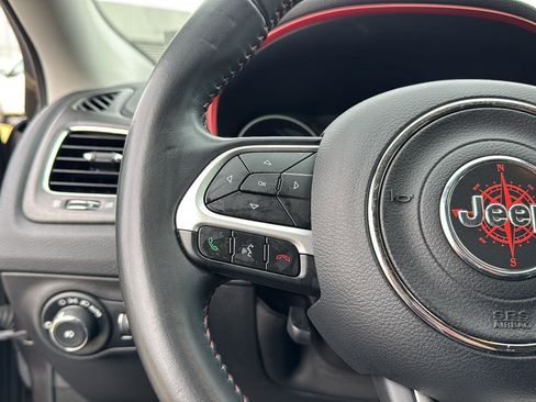 Used 2019 Jeep Compass Trailhawk image 18