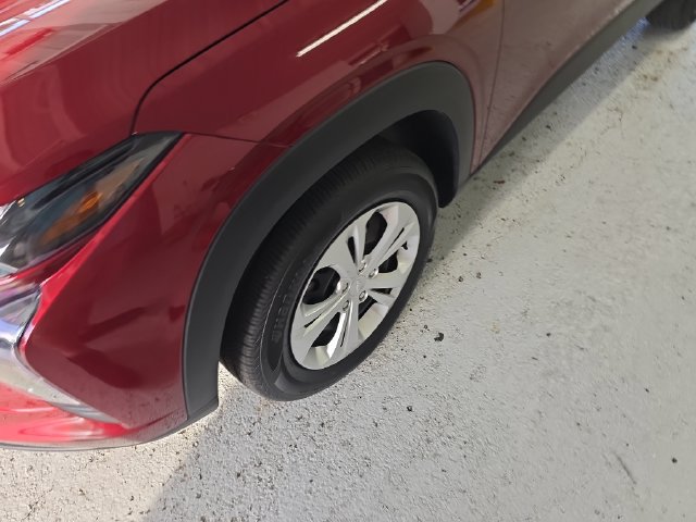 Used 2025 Chevrolet Trax LS FWD image 9