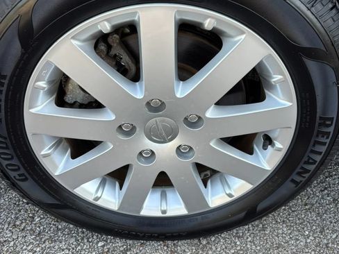 Used 2014 Chrysler Town & Country Touring FWD image 26