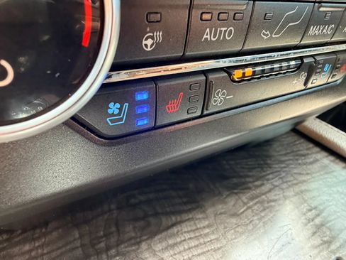 Used 2021 Ford Expedition Limited AWD/4WD image 19