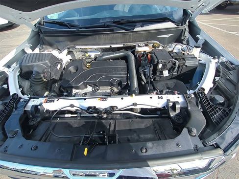 Used 2024 GMC Terrain SLE image 29